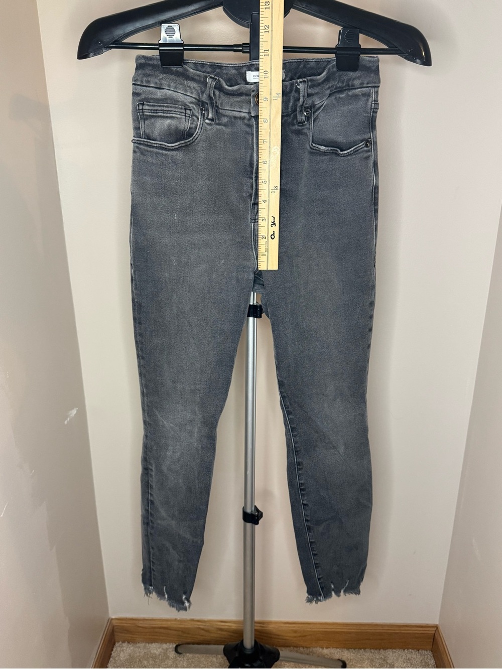Good American Good Legs Crop Frayed Hem Gray Jeans Size 4/27 Preppy Designer - Picture 4 of 7